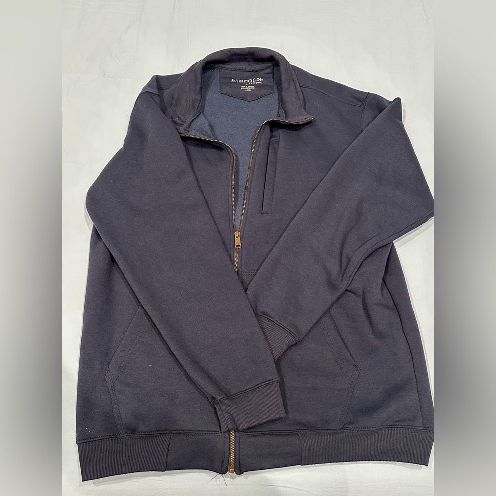 Men’s Lincoln Outfitters navy pullover 
Size large